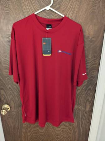 New Mens Nike Dry Fit (XL) Shirt
 1