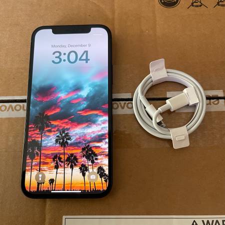 iPhone 12 unlocked with 84% battery health 1