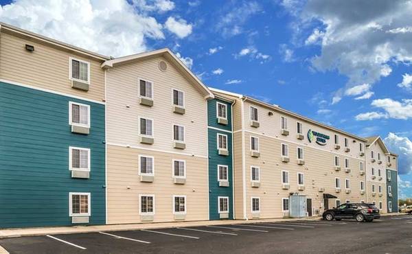 $301 / 1br - Clean, Safe, and Budget-Friendly Weekly Rates - No Deposit! (1026 S Padre Island Dr, Corpus Christi, TX)64036536353282120