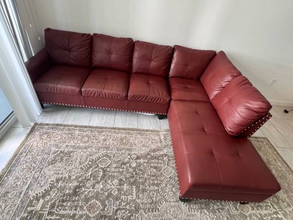 Sectional L shaped sofa 1