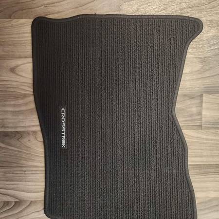 SUBARU CROSSTREK ALFOMBRAS ORIGINALES (juego de 4) - $25 (Galt)63471435458179122