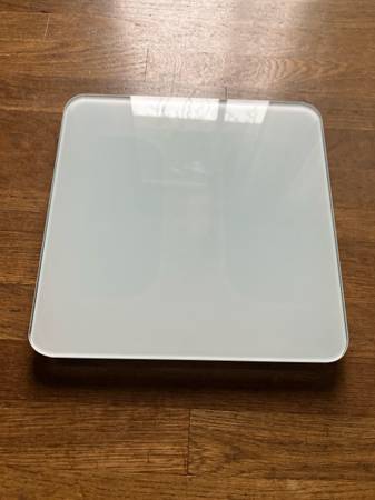 Glass weight scale 1