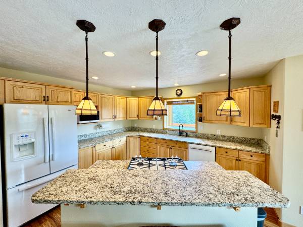 $869,000 / 4br - 3719ft2 - Horse Property near Florence (19066 King Road)63656993741953122
