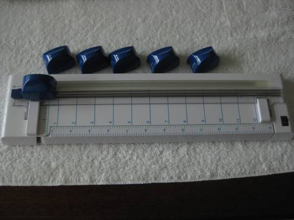 PAPER CUTTER WITH BUILT-IN BACKLIGHT AND 6 CUTTING HEADS 1