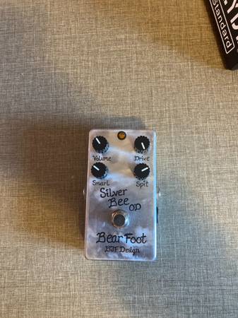 Original Bearfoot FX Silver Bee overdrive 1