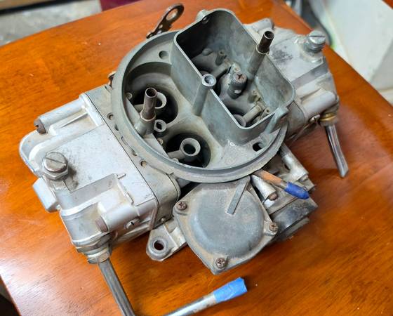 Holley 750 carburetor 1