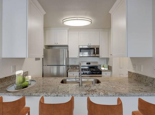 $2,950 / 1br - MOVE IN READY- CALL TODAY - Community Courtyard - Charming 1B (Carlsbad Village)64037044736643123