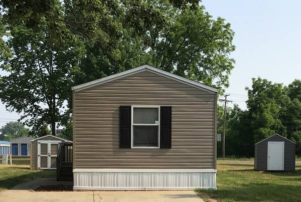 $1,099 / 3br - 1056ft2 - Brookside Manor-Apply Today! (Goshen)63935708908674120