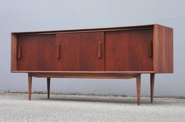Stunning REFINISHED Mid Century MCM Walnut Credenza by Deilcraft 1