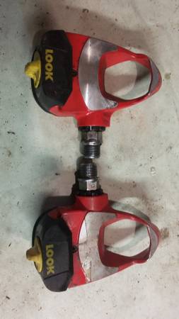 Classic LOOK clipless pedals 1