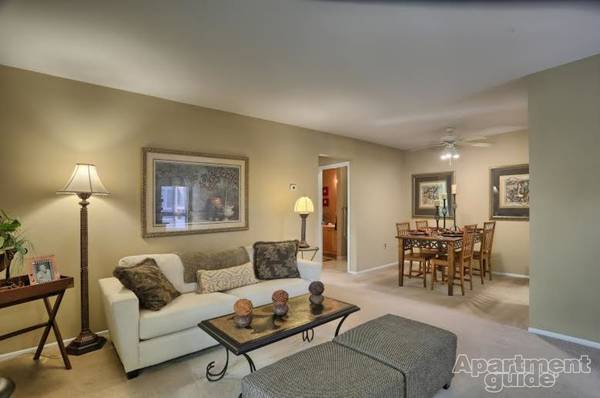 1 Bedroom with Private Entrance- Treeview Apartments 1