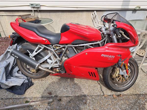 Ducati 1