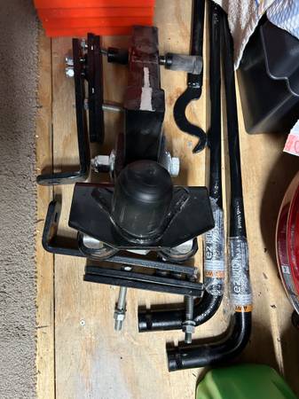 Weight distribution hitch. 1