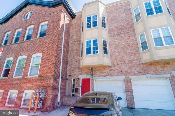 $4095.00 / 4br - 3200ft2 - Spacious home near heart of University City64024499250178123