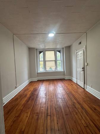 $1,650 / 3br - ⚠️HALF MONTH RENT FREE! Large 3 bedroom 1 bathroom in the Heart of Chi64041647713666121