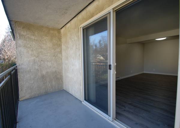 $1,740 / 2br - N. Seattle Top Floor 2Bed/1Bath - 2 Weeks Free (Shoreline)63659728931201124