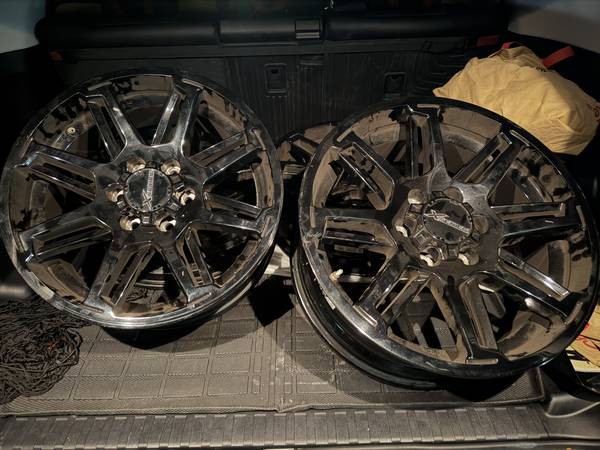 Toyota 4runner (5th Gen) 20" Gloss Black Wheels (Set of 4) 1