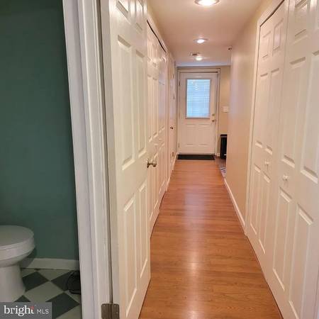 $1000.00 / 1br - 2144ft2 - Estudio en casa bi-nivel - Baño privado63676291369603122