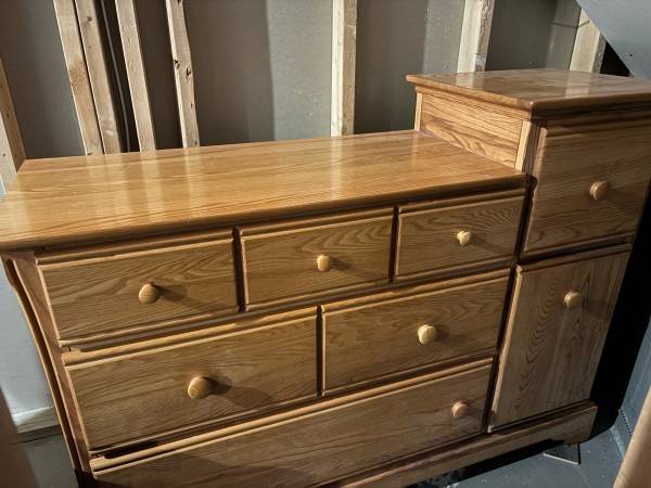 Dresser 1