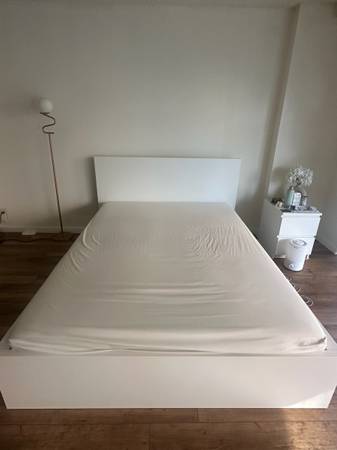 IKEA Malm bed frame - queen size 1