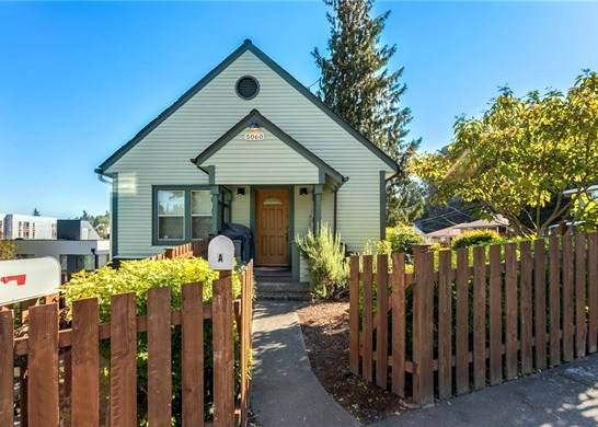 $2,500 / 2br - 980ft2 - Charming 2 bedroom/ 1 bath upper unit duplex in red-hot Columbia City63799909361281120