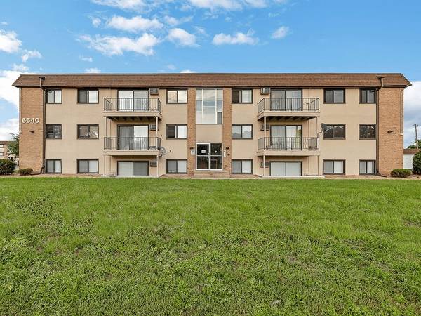 $1,595 / 3br - 1030ft2 - Spacious 3BR – Gather for the Holidays Here (6640 North Humboldt Avenue, Minneapolis, MN)63868815191939124