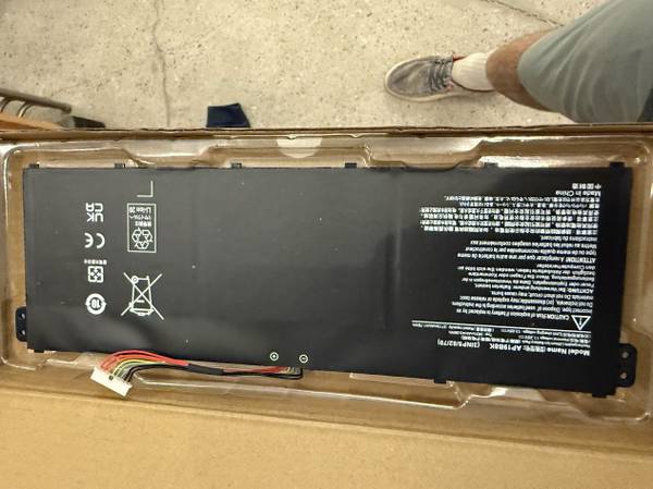 2 brand new laptop batteries - $15 (GILBERT)63469933240963122