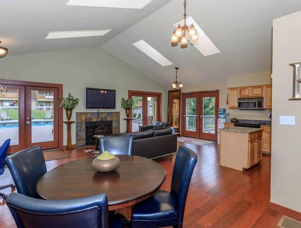 $1,650 / 2br - ASK FOR A TOUR! - Convenient 2 Bedroom - Townhome Layouts Available (Tigard)63914738034306124