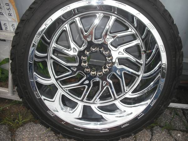 VENOM POWER TERRA HUNTER XT 33X12.50R22LT NEUMÁTICO LLANTA CROMADA 24'' 6 agujeros - $100 (Manchester nh)63470914915843120