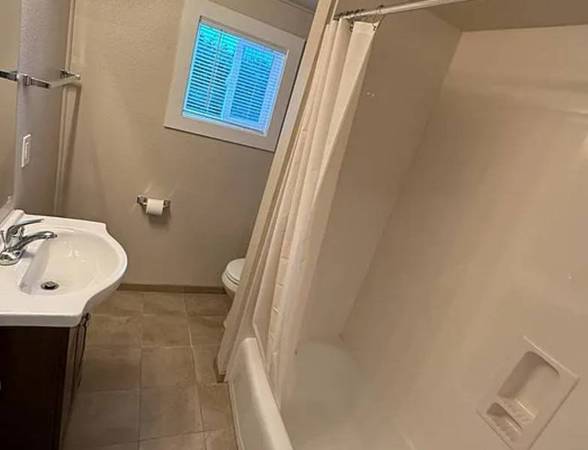 $915 / 1br - Quiet 1BR Apartment Near Parks and Recreation (santa clara)63888991076483123