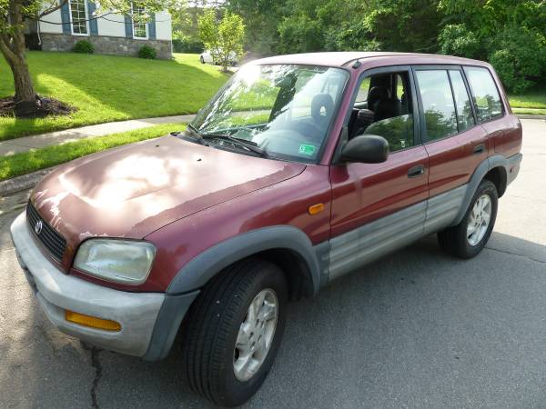 1997 Toyota Rav4 Jeep 4x4 Only 117K ultra clean One Family GR8 SUV - $6,450 (Chantilly)63616380487811121