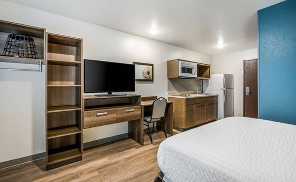 $483 / 1br - Must-Have Amenities at Prices You'll Love! (2225 Point Blvd, Elgin, IL)63918294352131122