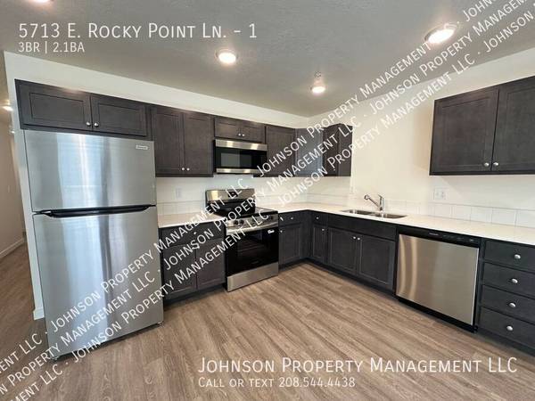 $1,595 / 3br - 1322ft2 - Spacious Nampa Townhome w/Garage (5713 E. Rocky Point Ln #1 - Nampa)63794970399619121