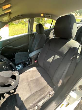 2010 Nissan Altima 2.5S - $3,00063441128323841124