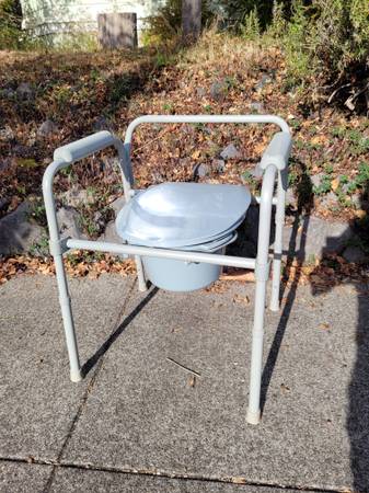 Bedside commode - barely used 1