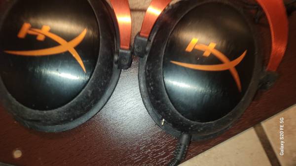 Hyper x parts  headfhone. 1