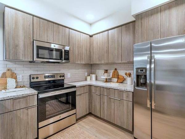 $1,525 / 2br - 1048ft2 - Islas de Cocina Gourmet, Garajes para Residentes y Estacionamiento Cubierto (Goodyear)63623944966787122