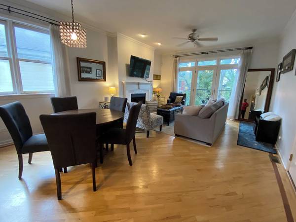 $2,500 / 2 habitaciones - Dos dormitorios privados y amueblados recién renovados (Oeste de Chicago)