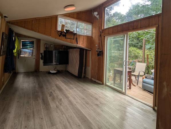 $1,600 / 1br - 350ft2 - Lovely Views High Ceilings (Aptos)63868151063171123