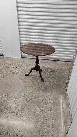 Round Mahogany Tea Table 1
