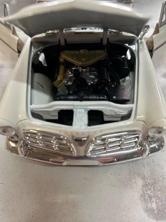 Chrysler 300B (1956) 1/18 Scale - $4063470292986499121