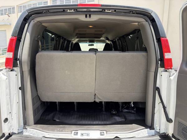 2020 Chevrolet Express LS - Photo 12