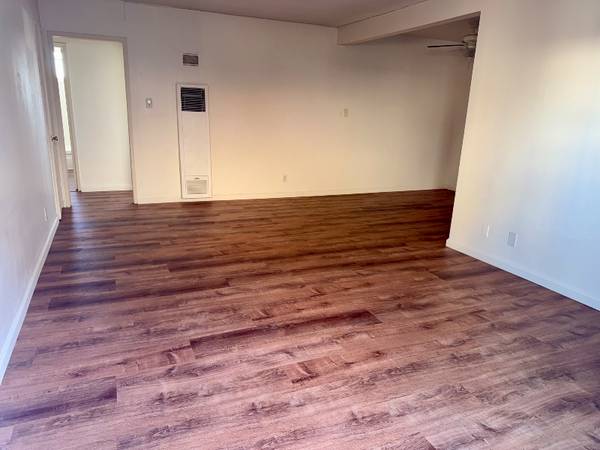 $1899.00 / 1br - 900ft2 - Modern 1-Bedroom Apartment with Private Balcony in Prime Downey Locati63701148878339123
