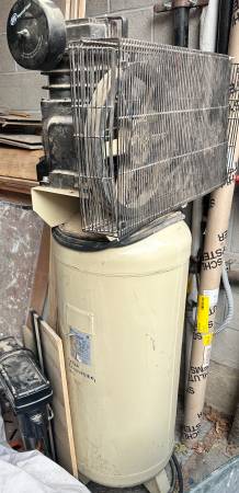 Air Compressor with Tank 1