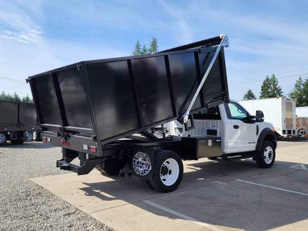 Camión volquete FORD F550 de 2017 con solo 70,000 millas - $49,950 (PORT ORCHARD)63469748891265123