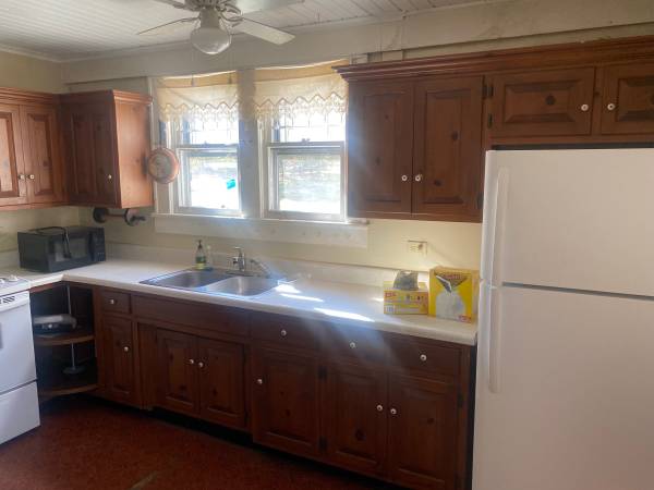 $1,200 / 1br - 900ft2 - house in Candler (Candler)64029203290499122