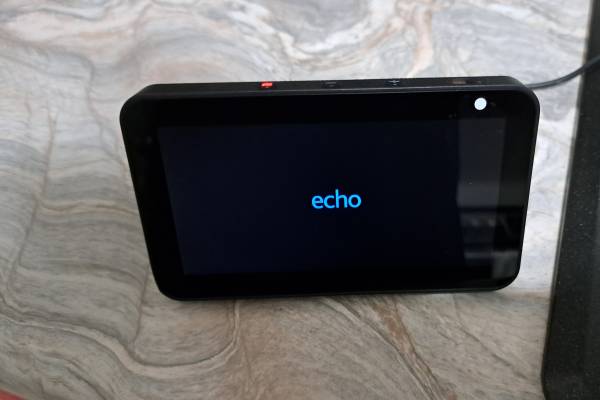 Amazon alexa echo with screen like new 1