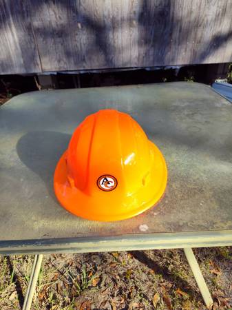 ERB Industries Safety Helmet 1