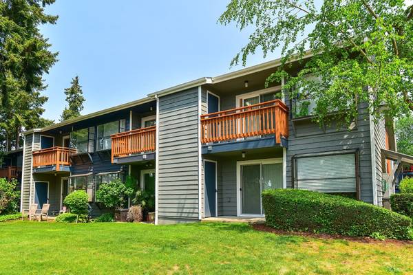 $2,099 / 2br - 816ft2 - Playground, Fitness Center, Abundant Natural Light (9860 Bushlac Lane Northwest, Silverdale, WA)63659517080579120