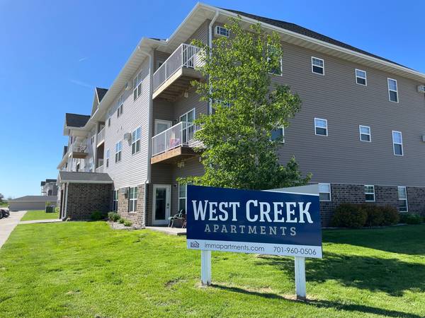 $900 / 613ft2 - Estudio 1/ba, estacionamiento en garaje, lavandería en la unidad (1400 12th St W, West Fargo, ND)63683013368065120